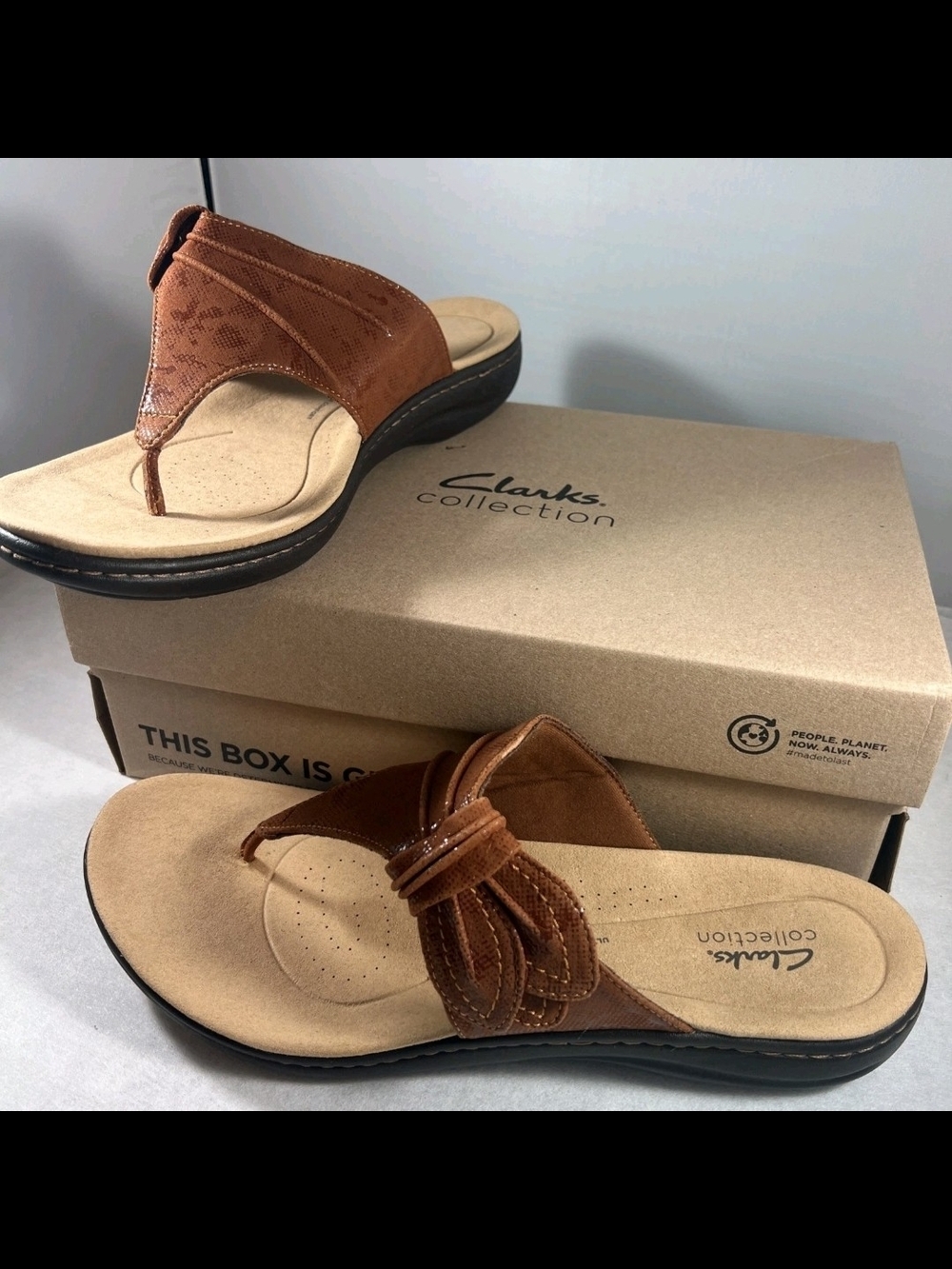 Clarks Brown Women's Thong Sandals